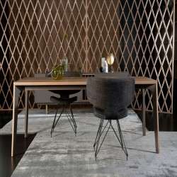 Vintme 002 dining table – clean and contemporary design