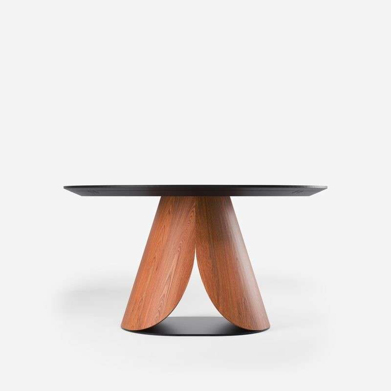 Kappa dining table – sculptural form with natural elegance